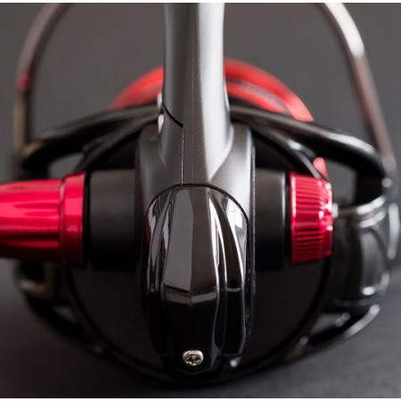 Carrete Cinnetic  Crafty black evolution 4000 CRBK