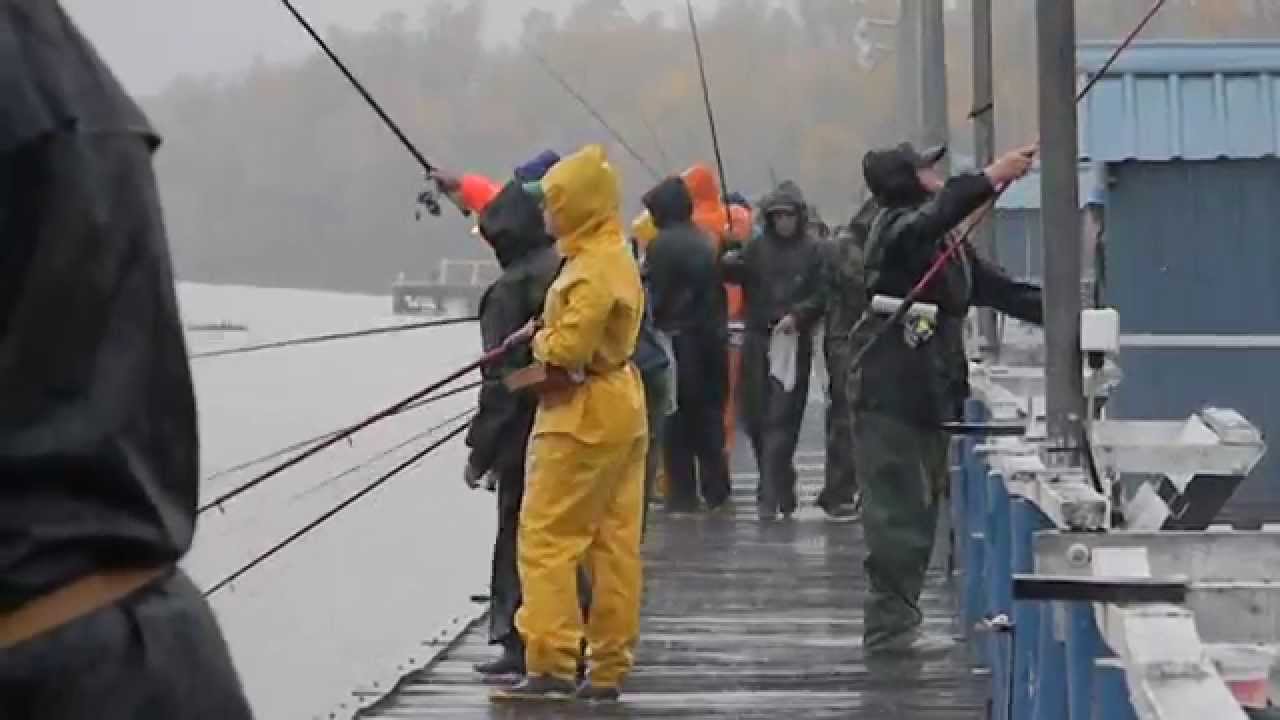 pescar en malas condiciones con lluvia