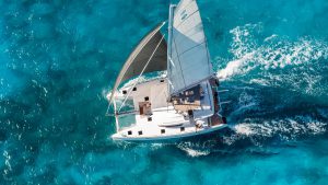 catamarán para pesca deportiva